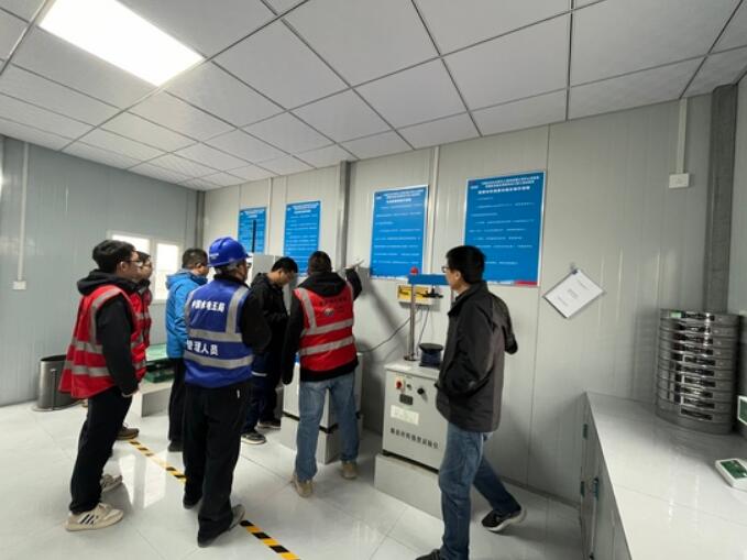 新疆若羌抽蓄电站工程工地试验室正式投入使用