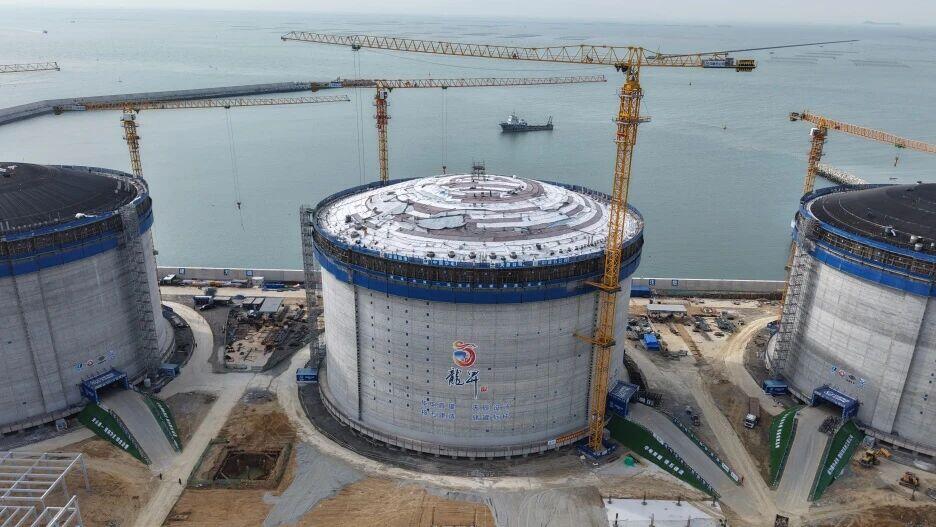 全国首个由电力央企主导的LNG接收站项目2号储罐圆满封顶