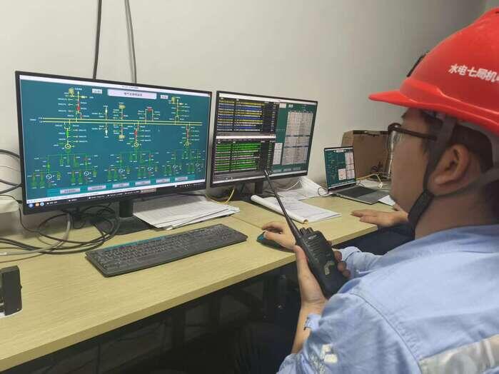枕头坝二级水电站4号机组投产发电