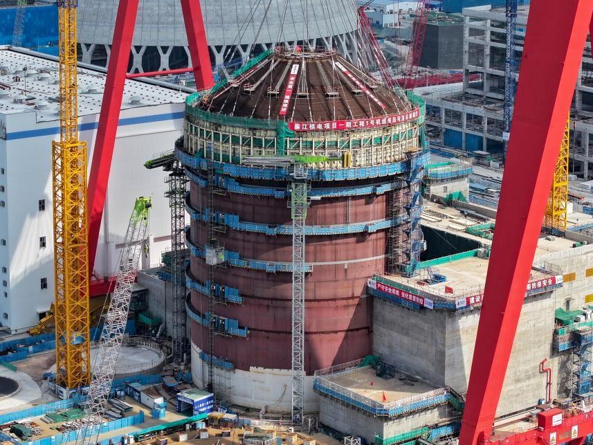 广东省湛江市廉江核电1号机组屏蔽墙穹顶吊装就位