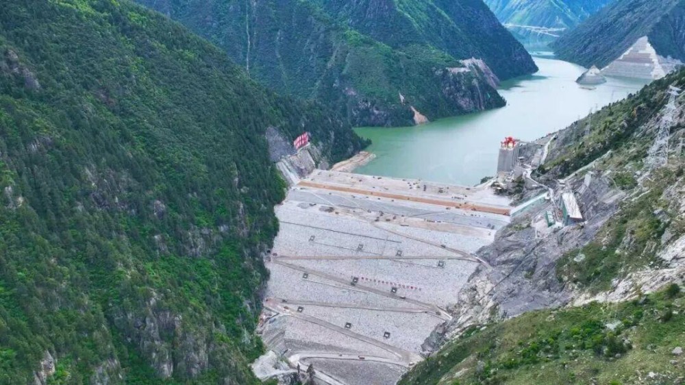 水电基础局参建的世界第一高坝并网发电！