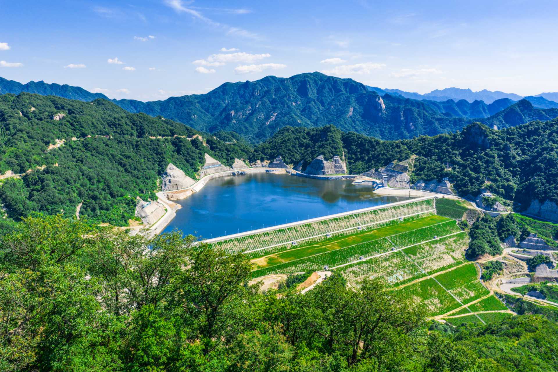 全国首座拥有千米级引水斜井抽水蓄能电站全面投产发电