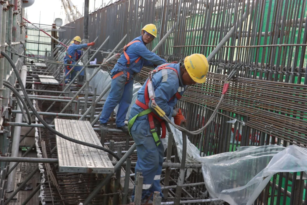 陆丰核电项目6号机组常规岛汽机平台整体交安圆满完成