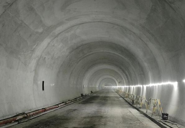 甘肃皇城抽蓄项目2号上下库连接路隧道衬砌施工完成