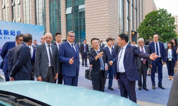 摩洛哥首相为国轩竖大拇指并赞很了不起