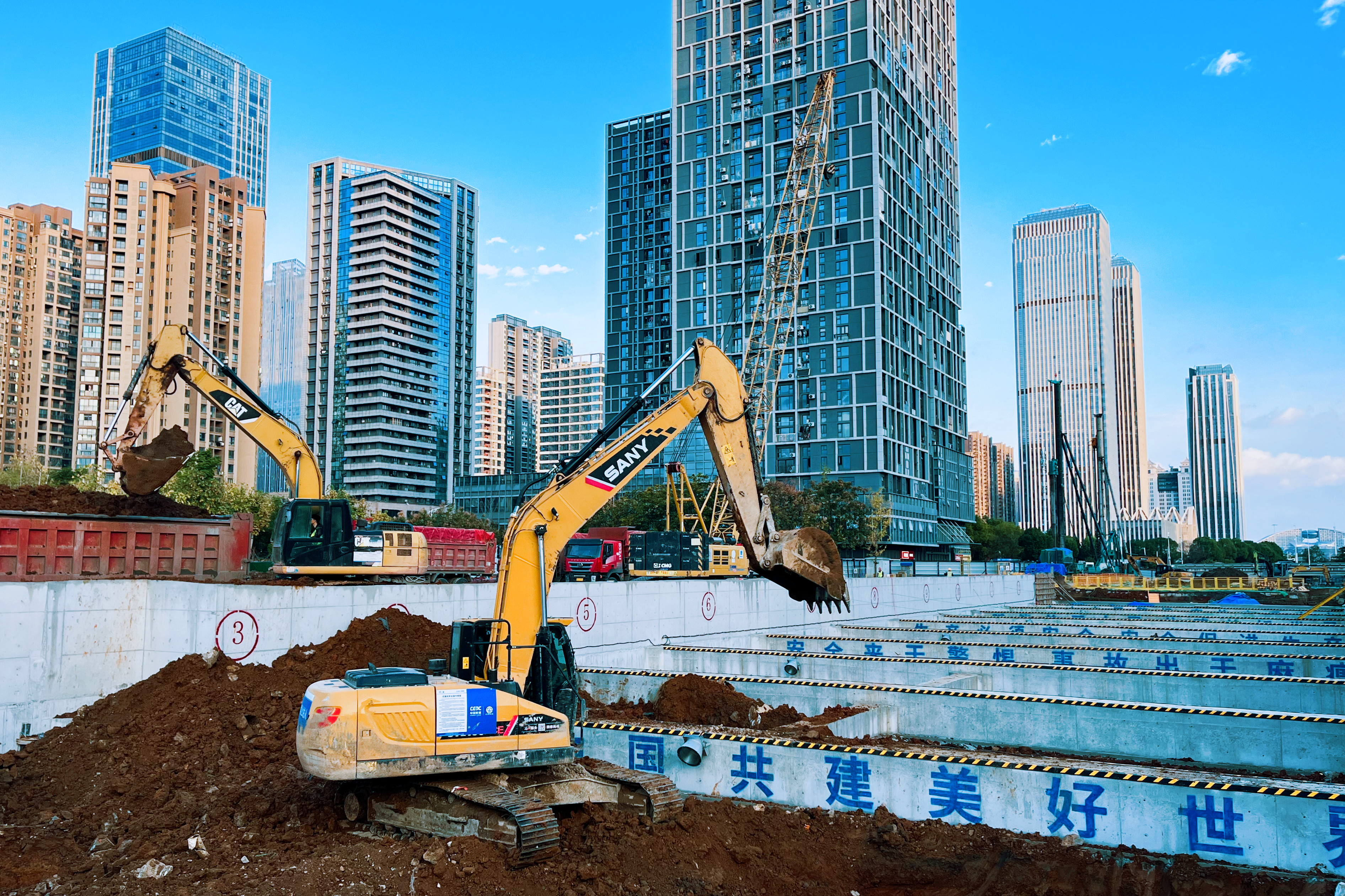 武汉轨道交通11号线四期梅林站主体基坑进入开挖阶段