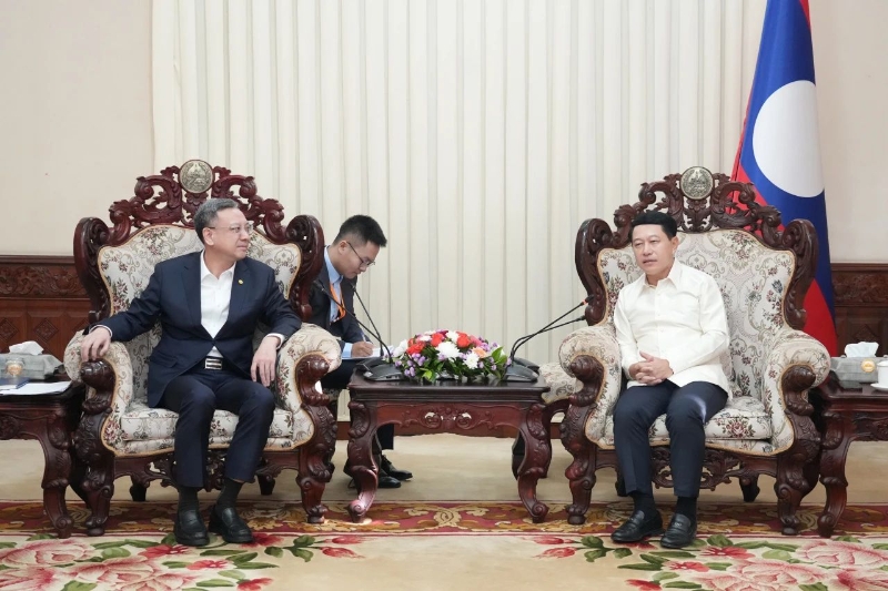 倪真拜会老挝常务副总理沙伦赛·贡玛西