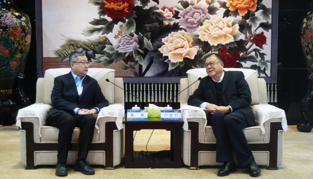 核动力院党委书记姚刚一行赴西安交通大学座谈交流