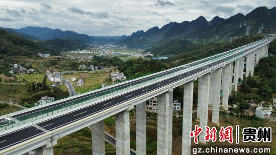 【中国新闻网】贵州省六安高速公路第11合同段土建工程顺利完工