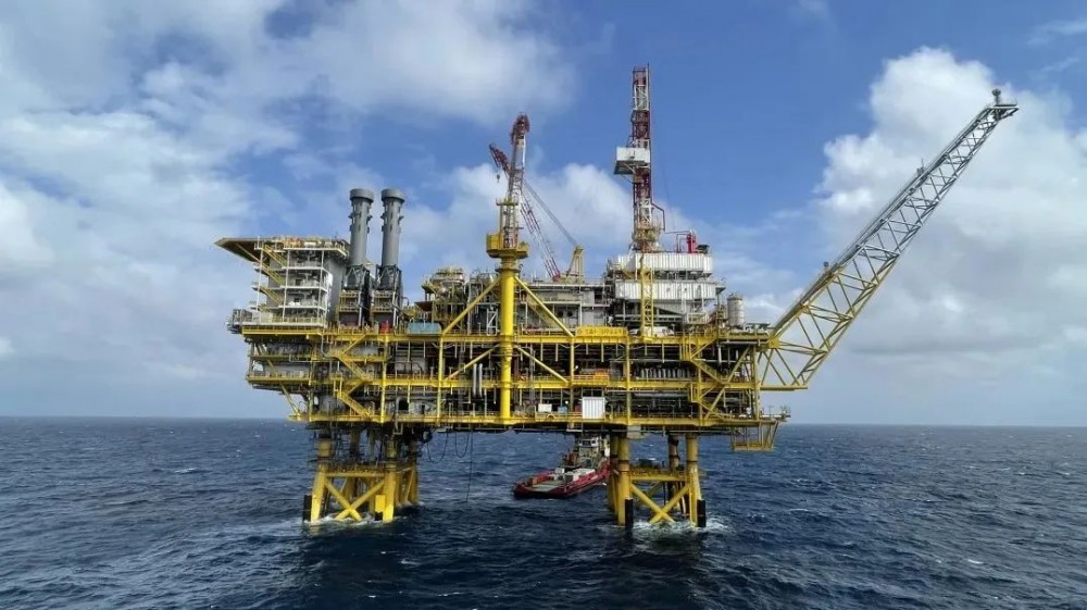 稳稳就位！文昌油田群再添“新丁”