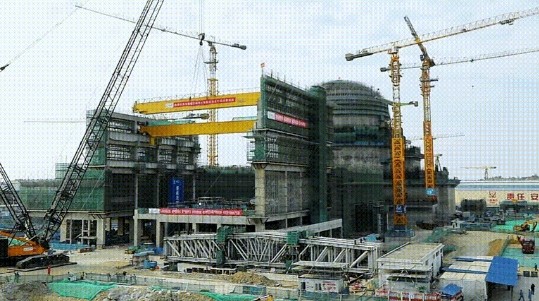海南昌江核电4号机组常规岛主行车顺利吊装就位