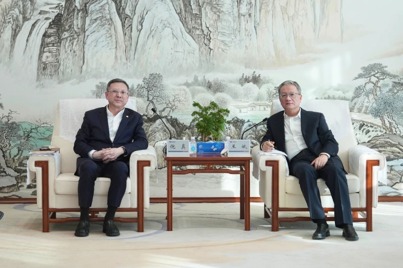 倪真与中国电建总经理王斌会谈