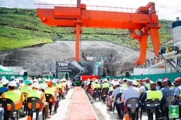 Katse TBM 在莱索托高地水利项目二期破土动工