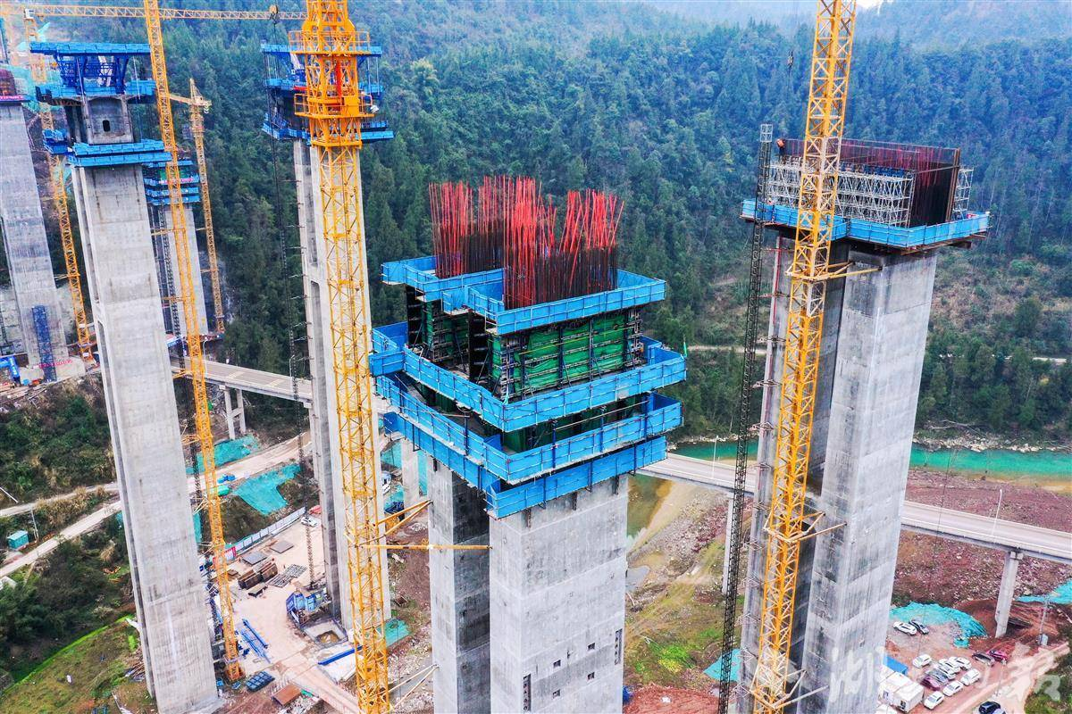 【湖北日报】桥墩封顶，99米！