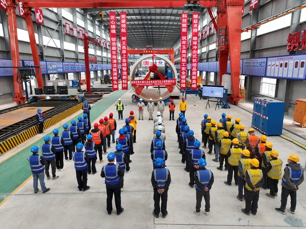 西藏扎拉水电站首节压力钢管以毫米级制作精度出厂