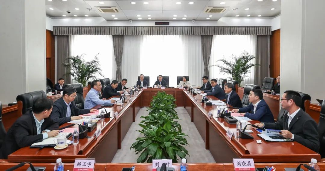 中核集团会见上海交大校长、中国科学院院士丁奎岭一行