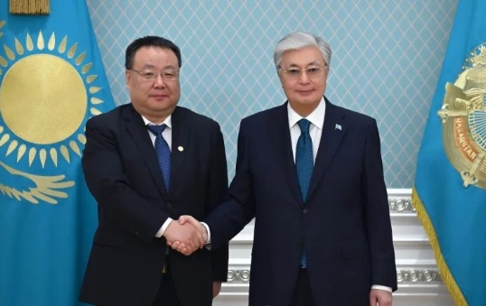 中核集团总经理率团出访哈萨克斯坦，推动核能合作