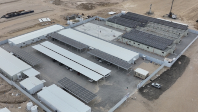 科威特T1282项目临建光伏系统正式投入使用