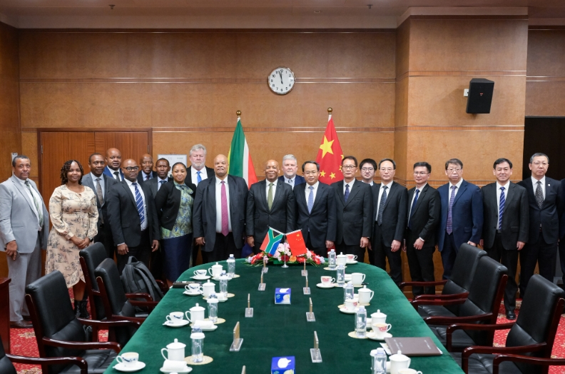 国家原子能机构主任单忠德会见南非电力与能源部长洛西恩佐·拉莫豪帕