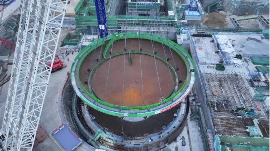 陆丰核电1号机组CV底封头吊装成功