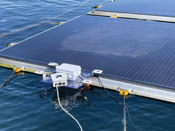 测量浮动光伏系统中波浪引起的损失的新模型