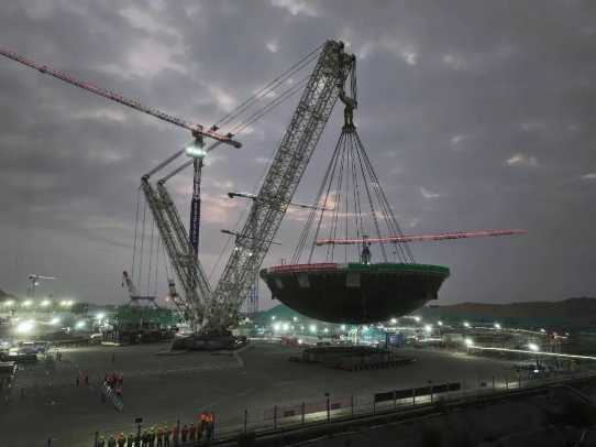 陆丰核电1号机组钢制底封头完成吊装