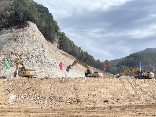 山西华电蒲县120万千瓦抽水蓄能电站35千伏中心变电站场地顺利移交