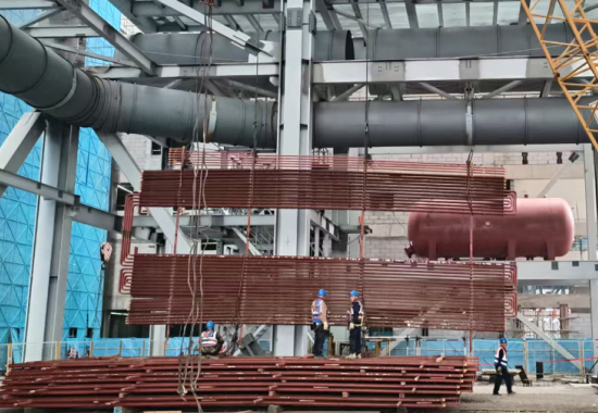 华能南通（通州湾）项目1号锅炉三器开始吊装