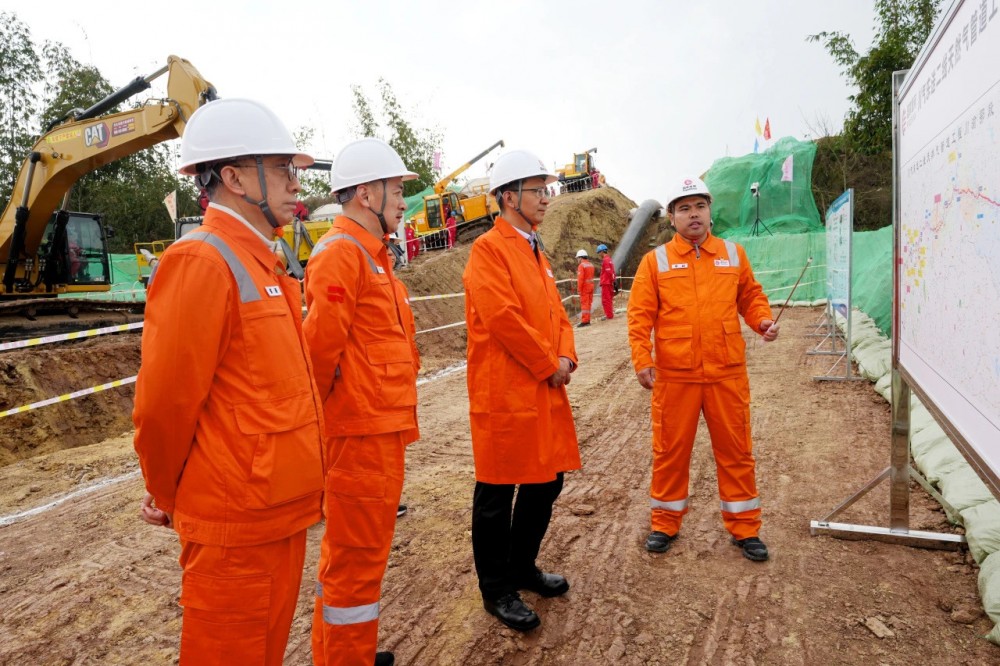 国家管网集团董事长、党组书记张伟赴川气东送二线管道工程建设一线调研