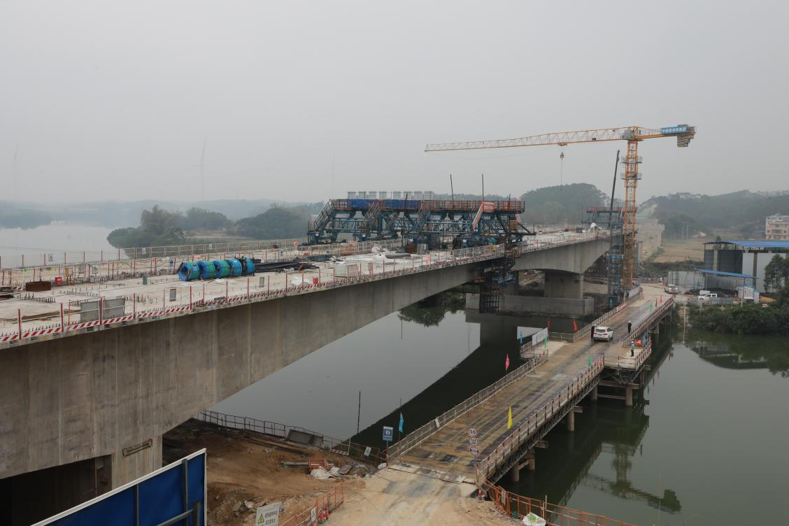 横钦高速项目建设取得新进展