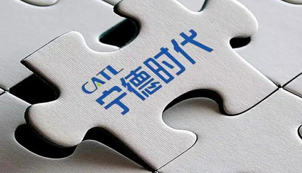 宁德时代发布全球首款兼具800km超长续航和峰值12C的磷酸铁锂电池