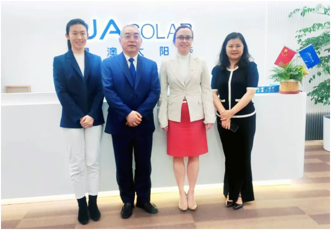 全球太阳能理事会首席执行官Sonia Dunlop到访晶澳科技总部，共商全球光伏产业发展蓝图