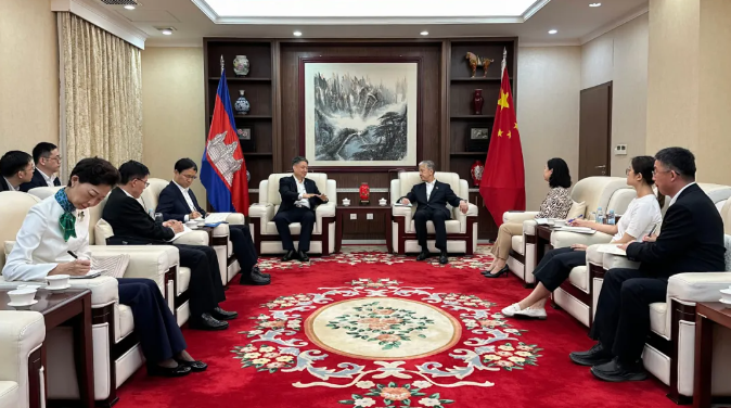 温枢刚拜会中国驻柬埔寨大使汪文斌并到桑河二级水电站调研