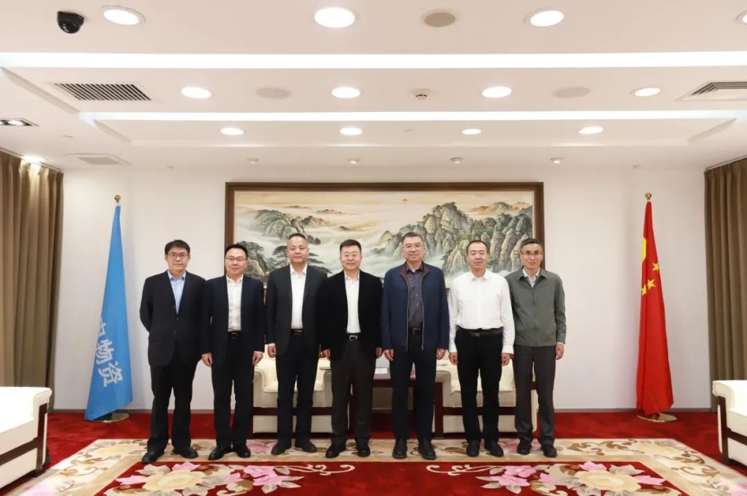 TCL中环全球营销中心中国区总经理寇建锋一行拜访华电集团物资公司