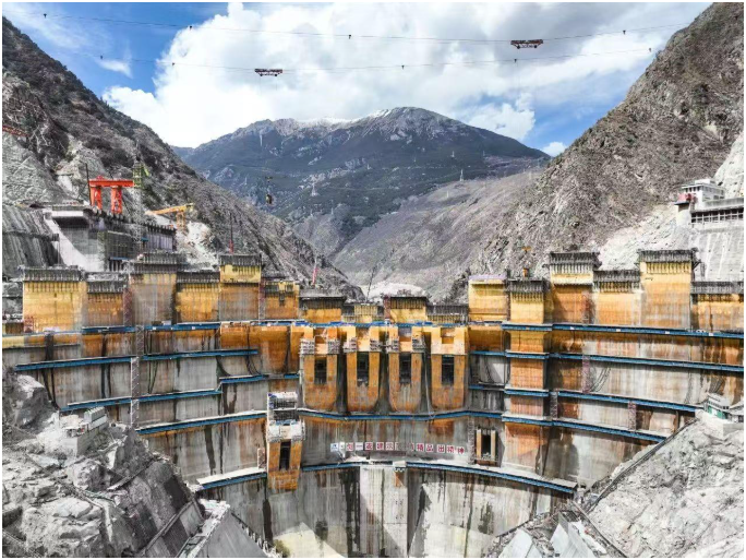 华电金上叶巴滩水电站大坝混凝土浇筑量突破200万立方米