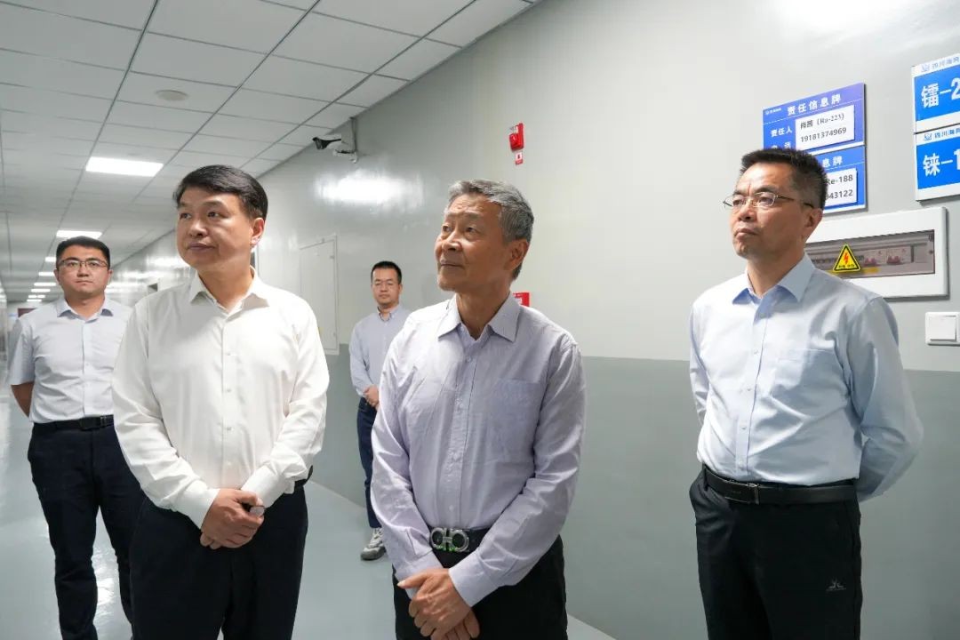 中核集团外部董事斯泽夫一行到核动力院调研