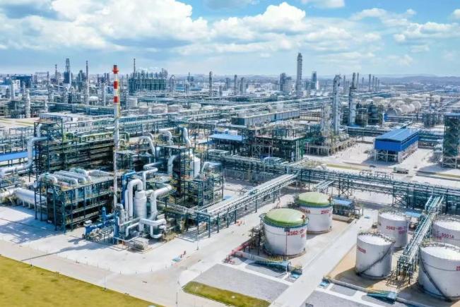 中化泉州 26 万吨 / 年丙烯腈项目一次性开车成功
