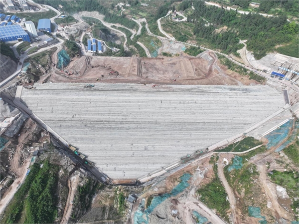 云阳建全抽水蓄能电站下水库大坝全面封顶
