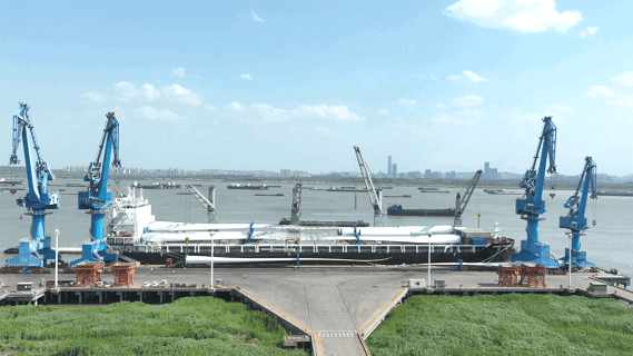 江苏扬州港单月风电船舶作业艘次、出口量双创新高