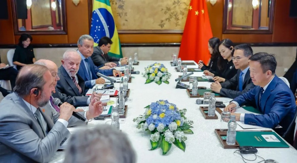 巴西总统卢拉会见张雷，用零碳产业园推动巴西绿色石油战略