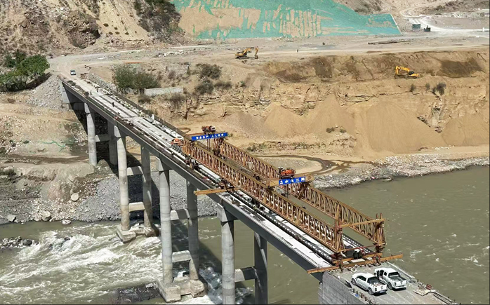 水电三局昌波水电站1号桥T梁架设完成