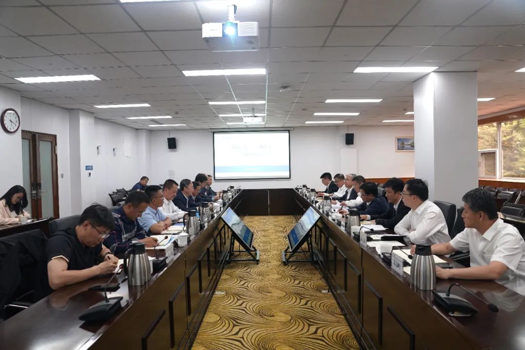 在光伏、储能领域深度合作！罗必雄与中国工程院院士、兰州大学校长杨勇平会谈