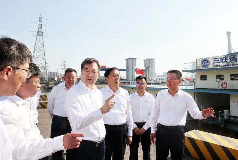 国务院副总理登上“三峡氢舟1”号氢燃料电池动力船