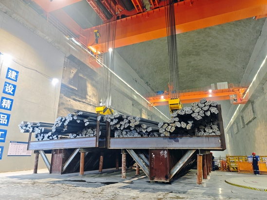 广东惠州中洞抽水蓄能电站2×300吨桥机负荷试验圆满完成