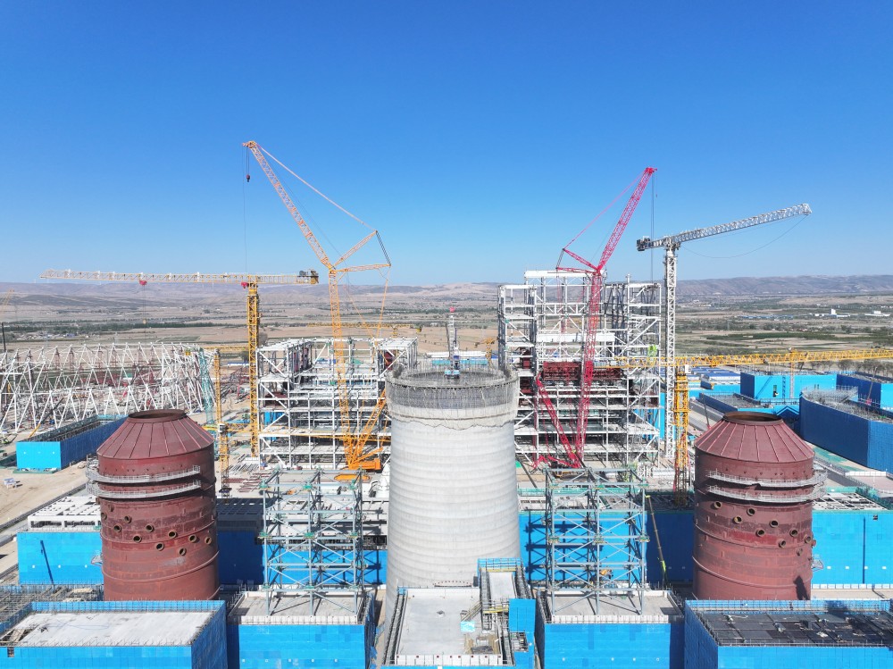 中国能建西北电建参建的国能宁夏六盘山项目1号机组大板梁吊装完成