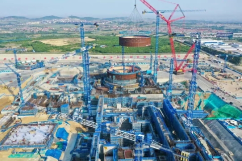 石岛湾核电扩建一期工程1号机组反应堆钢衬里模块五就位