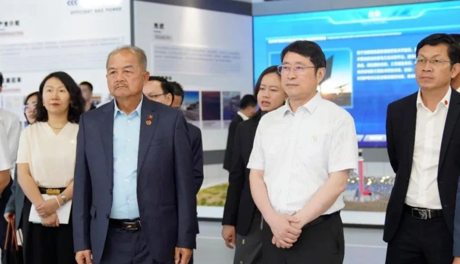 老挝副总理吉乔·凯坎皮吞一行到访东方电气集团