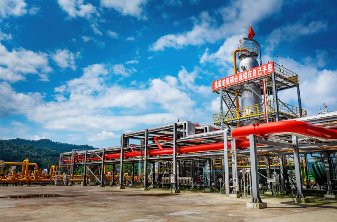 中国石油首个特高含硫气田大功率压缩机组一次性投运成功