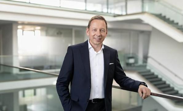 佛瑞亚计划出售海拉最赚钱的部门