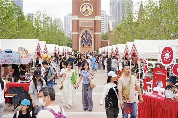 【中国网】日均近30000人次，天津五大道公园这个假期火到爆!